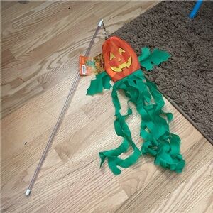 In the Breeze Jack O' Lantern on a Wand Pumpkin Kite Wind Sock NEW Halloween
